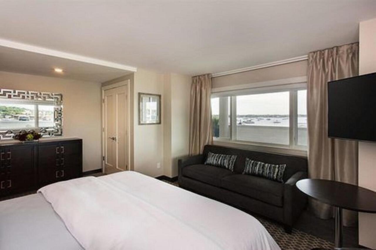 Fathoms Hotel & Marina Port Washington Экстерьер фото